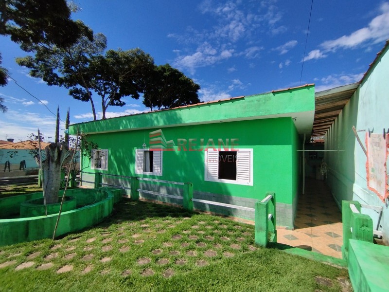 Chácara à venda com 4 quartos, 2250m² - Foto 2