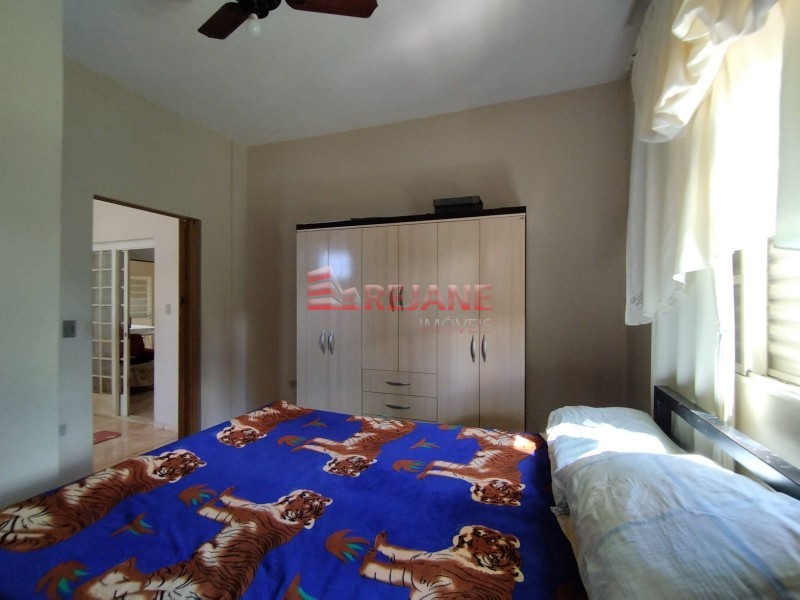 Chácara à venda com 4 quartos, 2250m² - Foto 16
