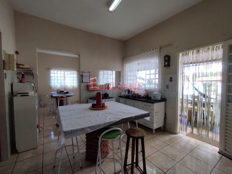 Chácara à venda com 4 quartos, 2250m² - Foto 10