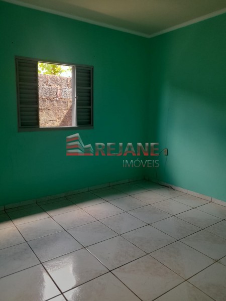 Casa à venda com 3 quartos, 140m² - Foto 2