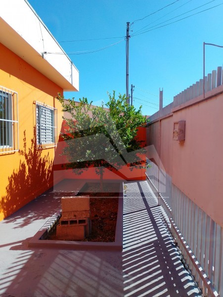 Casa à venda com 3 quartos, 91m² - Foto 2