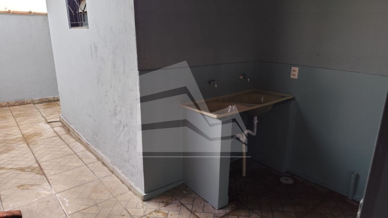 Casa à venda e aluguel com 3 quartos, 208m² - Foto 18
