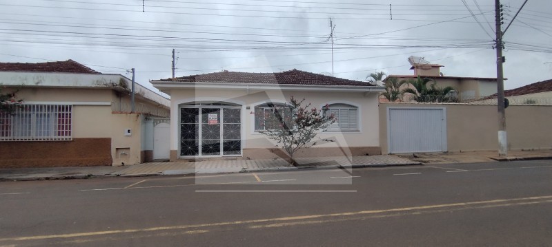 Foto: Casa - Centro - São Sebastião do Paraíso/MG